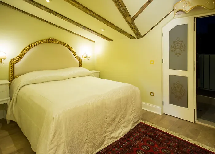 Palazzo Venezia-adults Only Bed & Breakfast